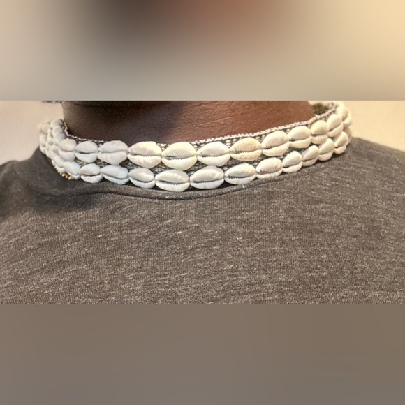 VTG ๐ฏ Authentic West African Cowrie shells Necklace 20โL - Picture 3 of 7